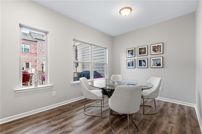 Photo - 310 Commons Ave