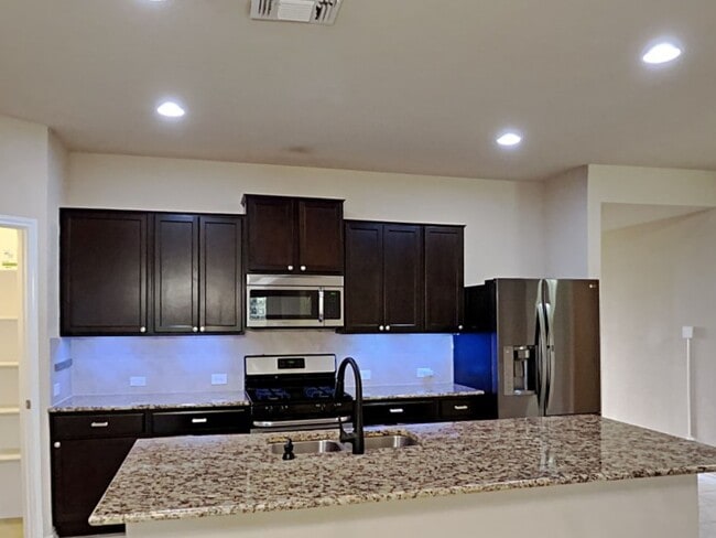 Photo - 721 Brown Thrasher