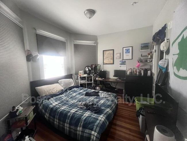 Building Photo - 247 L St