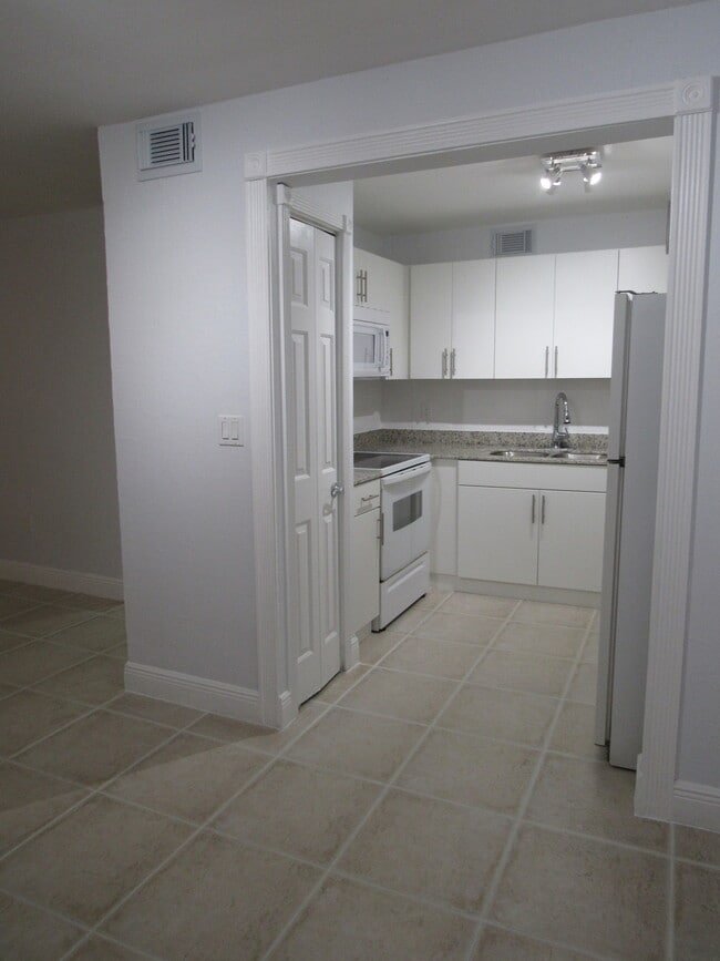 Photo - 2925 W 80th St Unit 112