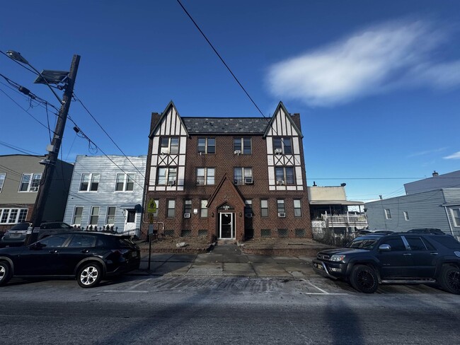 Building Photo - 901 Grand Ave Unit C4