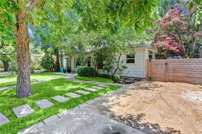 Photo - 2107 Arpdale St