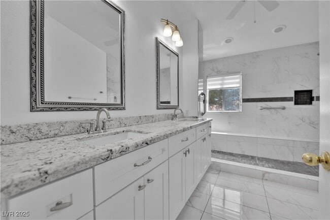 Photo - 2128 Desert Pines St