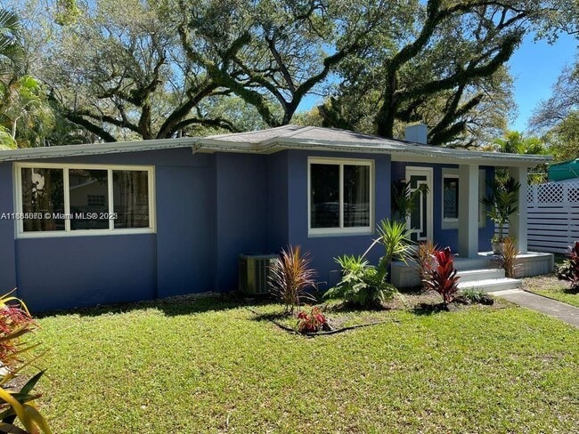 Building Photo - 2338 SW 17th Ave Rental