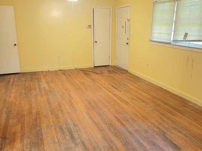 Photo - 1032 Capri Cir