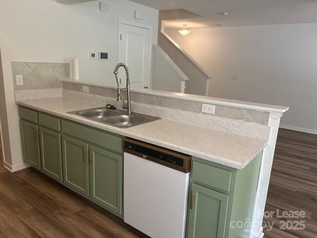 Photo - 3220 Capitol Dr