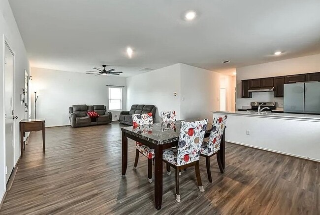 848 Circle Wy