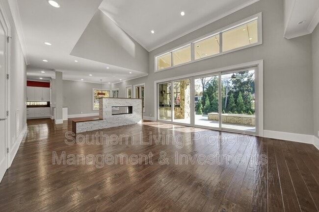 Photo - 2011 Sharon Ave House