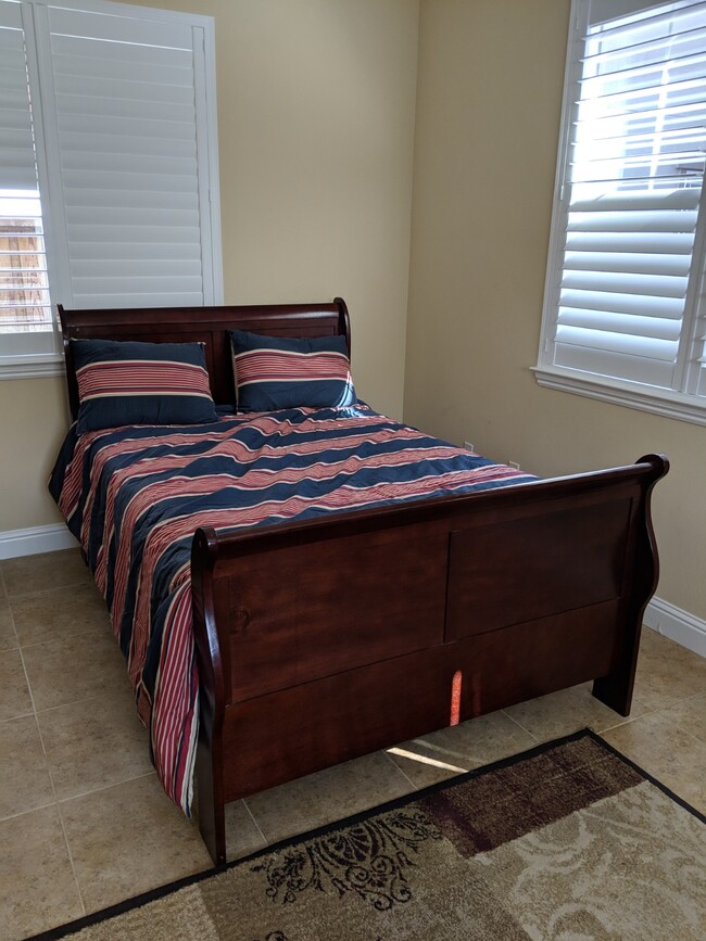 Dormitorio - 735 W Redlands Ave Unidad Casitas