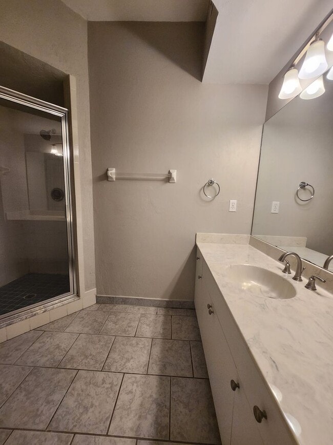 Photo - Move in Ready in NW Gainesville! Casa