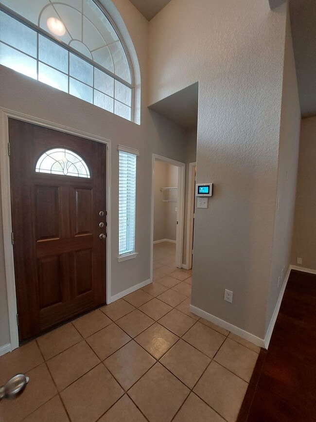 Photo - Lovely 4 Bedroom Home with Master Downstai...