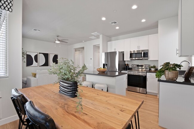 Moderne at Rocking K