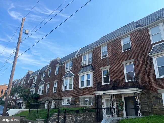 Photo - 1418 Greeby St Townhome