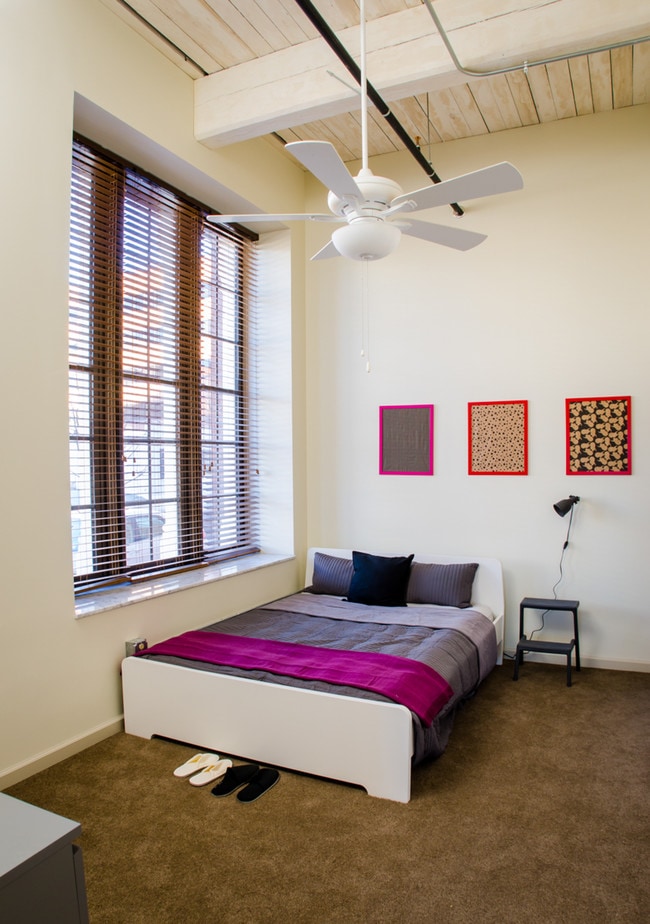 Photo - Station Plaza