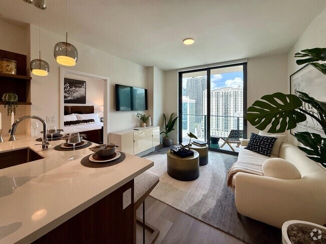 Building Photo - 421 SW 10th St Unit B1 Rental