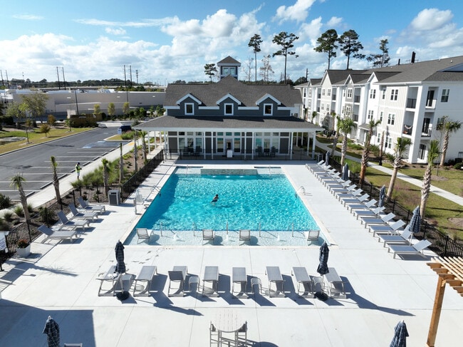 Photo - The Edison at Colonnade Crossing