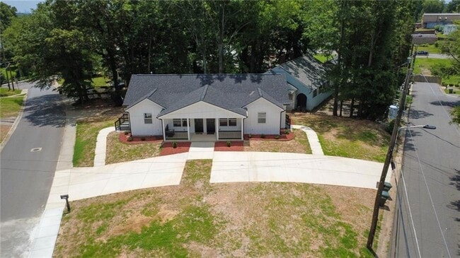 Photo - 317 Stokes Ave