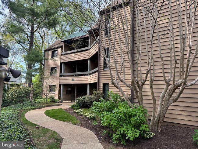 Photo - 1 President Point Dr Apartment Unit B2