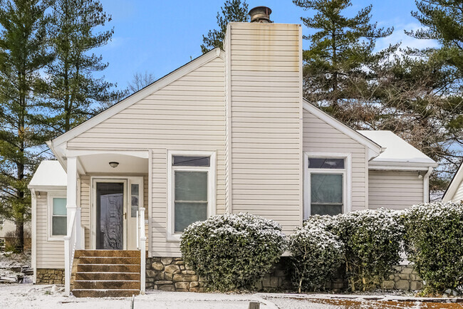 Building Photo - Cozy 3 Bedroom Rental