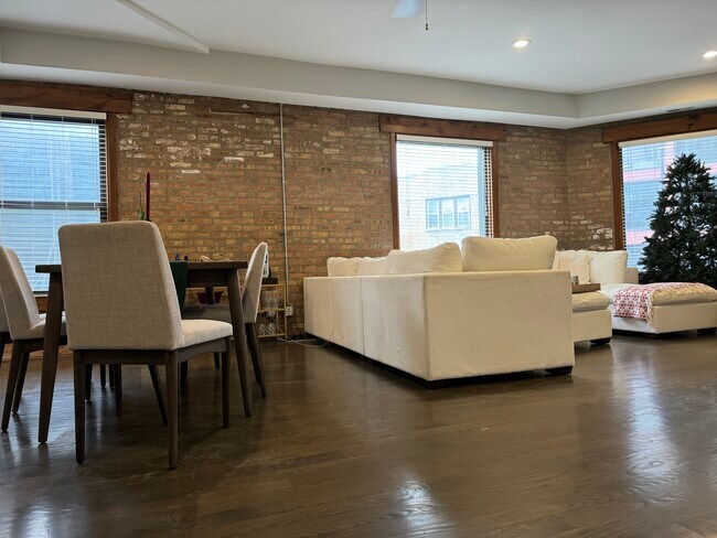 Photo - 2128 N Sedgwick St Unit 2