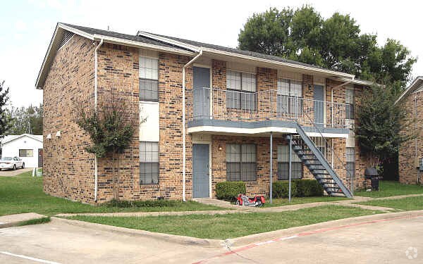 Castle Cove Apartments - Castle Cove Apartments