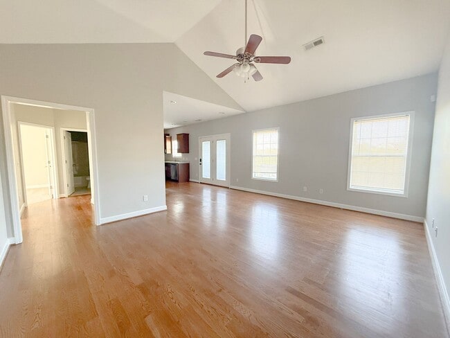 Photo - Spacious 4-Bedroom Home with Large Yard and Dual Garages in Cookeville  Property Description