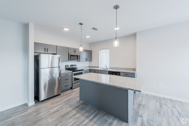 2 BR, 2 BA