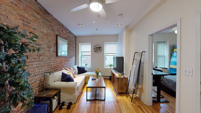 Building Photo - 81 Prince St Unit 1 Rental