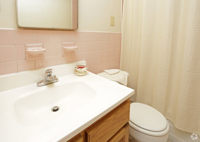 Photo - Chapman Square Apartments