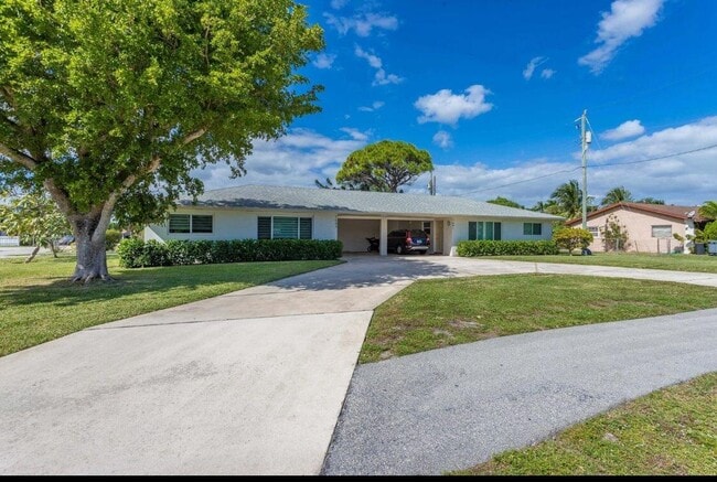 Building Photo - 7643 Overlook Rd Rental