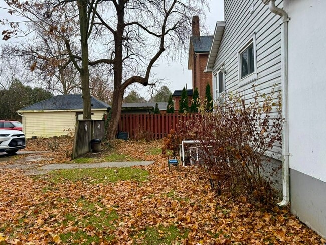 Photo - 135 William St N Unit 1