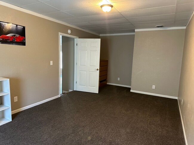 Photo - 466 McPhail St