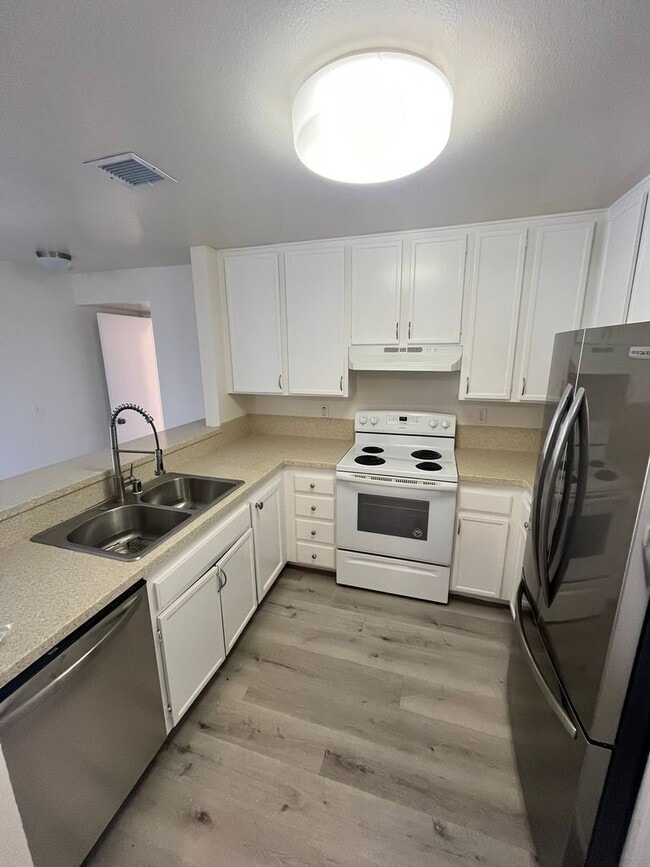 Move-In Ready 2-Bed Condo with Upgrades & ... - Move-In Ready 2-Bed Condo with Upgrades & ...