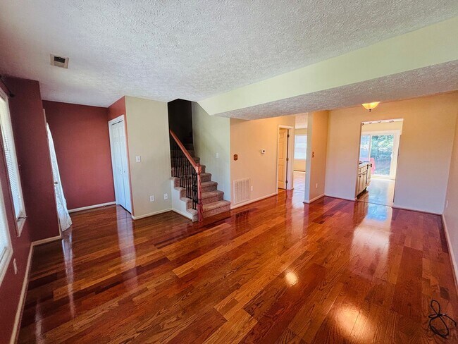 Photo - Nicely appointed 3 bedroom, 2 Bath Townhome