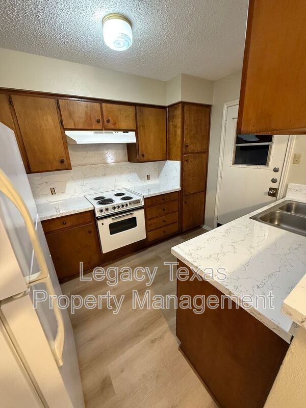 Photo - 1118 N Nolan River Rd Unit A
