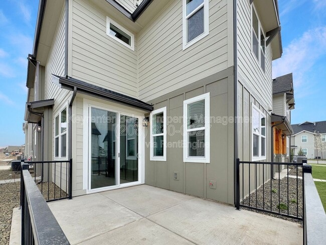 Photo - 152 S Koyukuk Ln