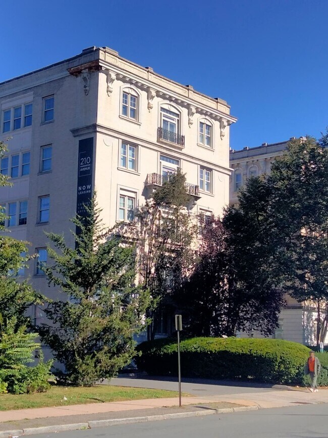 Photo - 210 Farmington Ave Unit 203