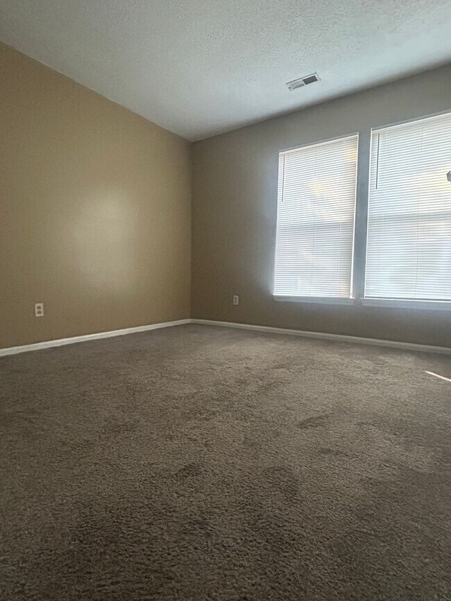 Photo - 9605 Vinca Cir Unidad Room 1
