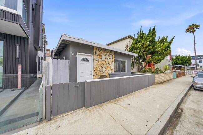 Building Photo - 1815 W Balboa Blvd Unit A