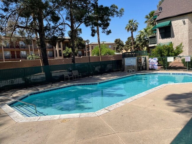 Photo - Stylish Condo Near the Strip & Convention ...