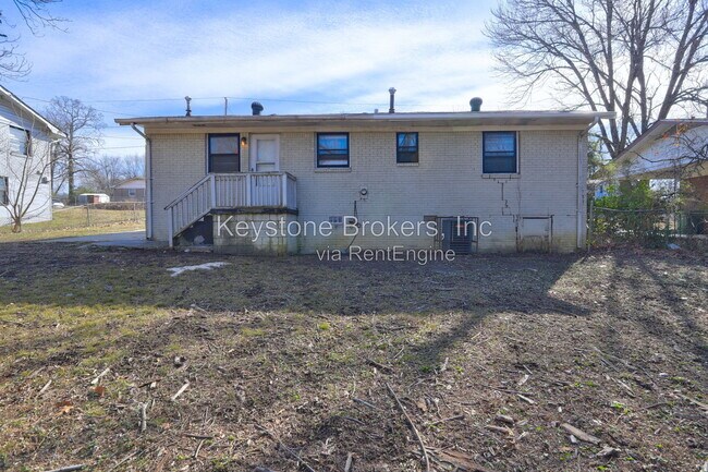 Photo - 3467 Eisenhower Cir SE