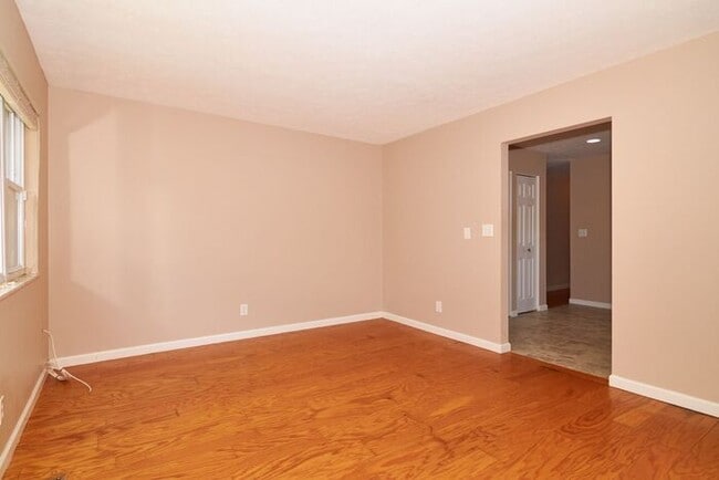 Photo - Cozy 2 Bedroom Duplex Home