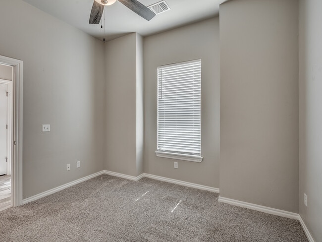 Photo - 9205 NW 116th St