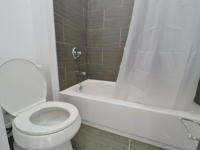 Photo - 518 7th St Unit 01