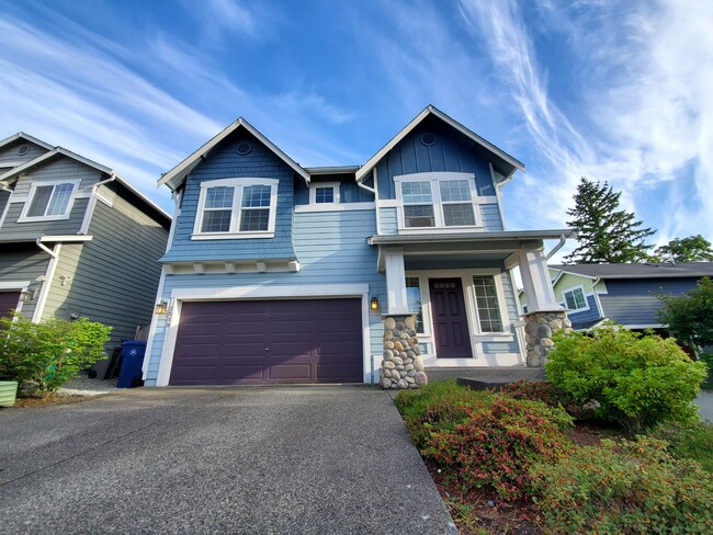 Building Photo - Spacious 3 Bed, 3 Bath Home in Lynnwood with Fenced Yard and Deck
