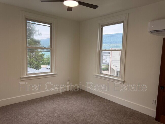 709 Main St