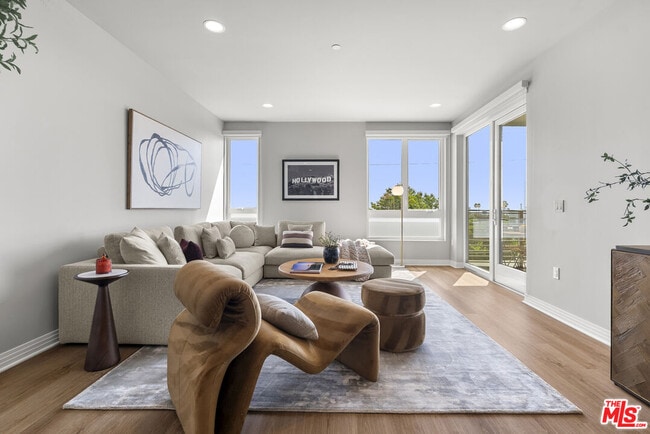 7428 Santa Monica Blvd Unit 406
