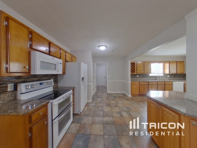 Photo - 2108 Montgomery Ln