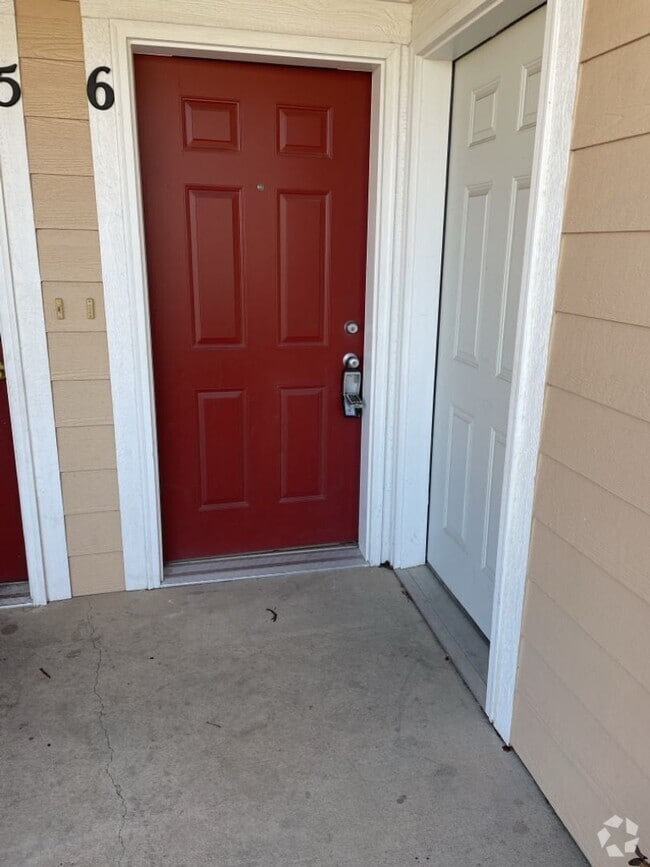 Building Photo - Bright & Spacious 2 Bed, 2 Bath Condo Unit 6