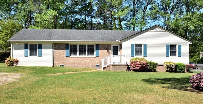 Building Photo - 1640 Bridgedale Dr